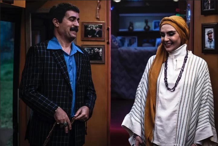 شیوا مکی نیان کنار ارسطو عامل