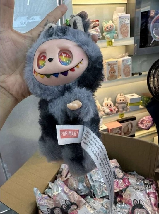 عروسک شانسی لبوبو اورجینال برند pop mart